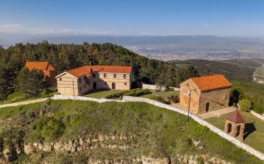 Gürcistan 'daki Udzo Manastırı' nın havadan görünüşü
