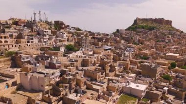 Türkiye 'nin güneydoğusundaki antik Mardin kentinin panoramik hava manzarası