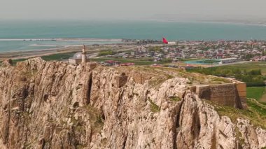 Van Gölü manzaralı tarihi Van Kalesi