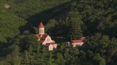 Gürcistan 'daki Betania Manastırı' nın İsa 'nın Doğumu Manastırı' nın havadan görünüşü.