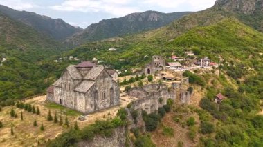Ermenistan 'daki Tarihi Akhtala Manastırı' nın Havadan Görünümü