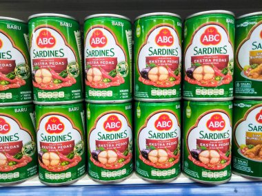 Jakarta - 15 Kasım 2023: ABC Sardalya Endonezya 'nın en popüler sardalya markalarından biridir.