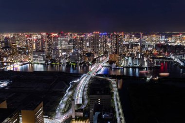 Tokyo, Japonya 'nın gece manzarası.
