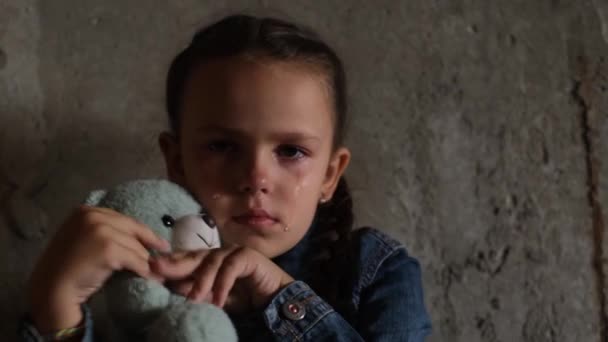 Small Child Crying Bomb Shelter Russias Aggression Ukraine Shelter Ukraine — Stock Video
