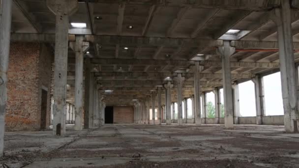 Elhagyatott Azovstal Épület Egy Nagy Elhagyatott Gyár Orosz Háború Következményei — Stock videók