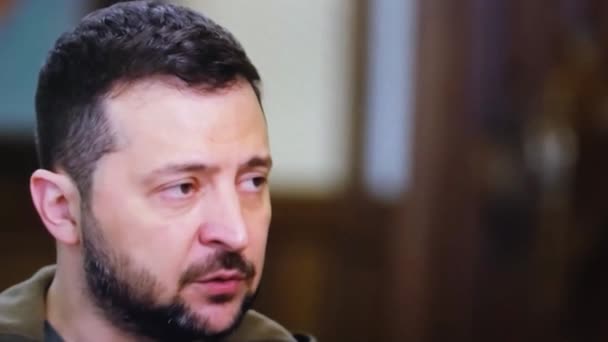 Presidente Dell Ucraina Volodymyr Zelenskyi Rilascia Intervista Canale Televisivo Bbc — Video Stock