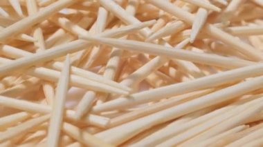 Yaklaş, tahta kürdan, dönüşümlü, makro. 4k video