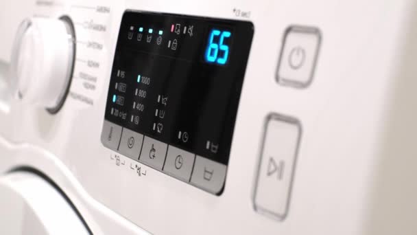 Close Manually Turning Washing Machine Washing Clothes Video — Stock Video
