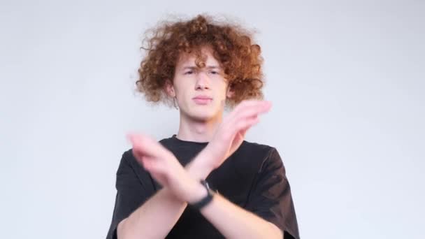 Guy Red Hair Makes Gesture His Hands Looks Camera Shakes — Stock Video
