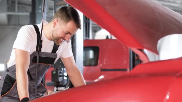 Professional Auto Mechanic Inspects Car Garage Car Service Car Service — Video Stock