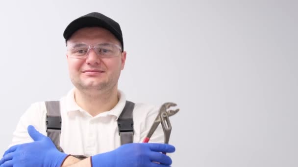 Portrait Car Mechanic Holding Wrench White Background Professional Car Repair — Vídeo de Stock