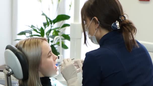 Dentist Client Dental Treatment Dental Office Oral Care Modern Methods — Αρχείο Βίντεο