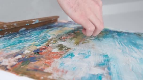 Vertical Placement Artist Paints Abstract Picture Studio Drawing Oil Paints — Vídeos de Stock