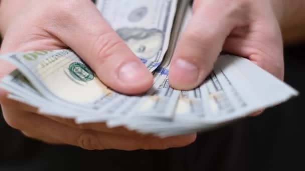 Крупный План Мужских Рук Считая Сто Долларов Инвестиции Взяточничество Коррупция — стоковое видео