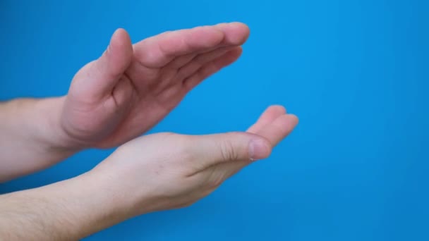 Close Male Hands Clapping Blue Screen Background Chromakey Video — Vídeos de Stock