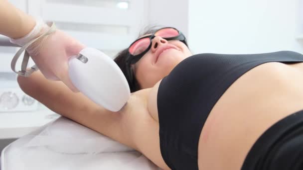 Laser Epilation Armpits Young Woman Beauty Salon Caring Beautiful Body — Wideo stockowe