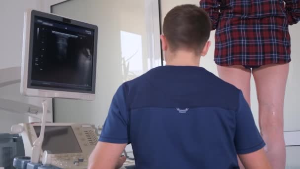脚静脈の超音波診断 静脈瘤の治療 現代クリニック — ストック動画
