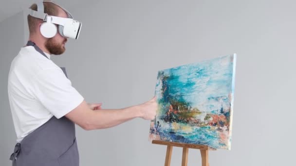 Εικονική Πραγματικότητα Φουτουριστική Έννοια Της Τέχνης Καλλιτέχνης Χρησιμοποιεί Γυαλιά Για — Αρχείο Βίντεο