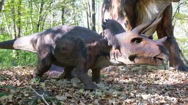 Model Predatory Dinosaur Stands Still Long Time Hunts Prey Life — Stock Video