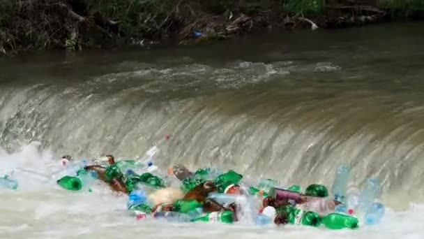 인간에 쓰레기의 비이성적인 플라스틱으로 생물권의 플라스틱 쓰레기 비디오 — 비디오