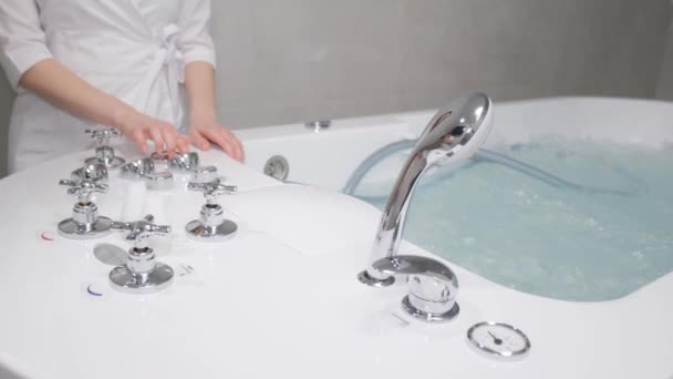 Горячая Ванна Спа Большая Джакузи Водой Оздоровительные Водные Процедуры — стоковое видео