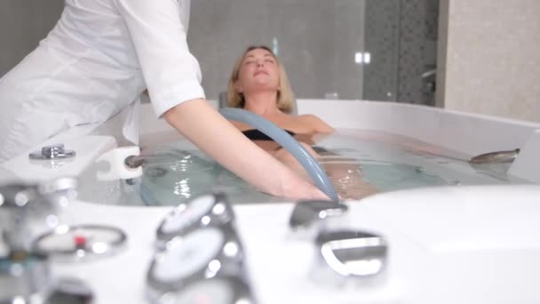 Woman Procedure Spa Lies Jacuzzi Pleasure Hydromassage Procedures Vertical Video — Stock Video