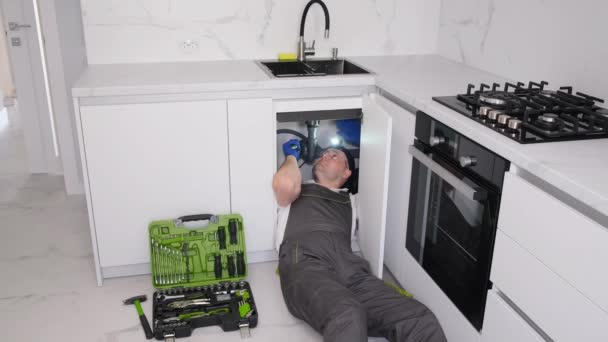 Plumber Repairs Pipes Sink Kitchen Room Plumbing Services — Video Stock