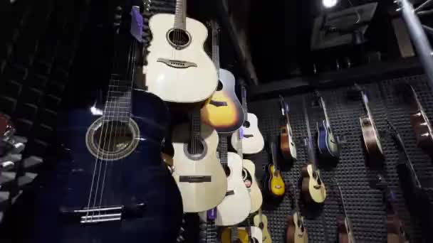 Acoustic Guitars Musical Instrument Store Beautiful Multicolored Guitars Concept Stringed — Αρχείο Βίντεο