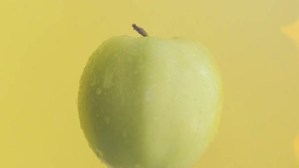 Ripe Fresh Apple Lie Yellow Background Video — Stok video