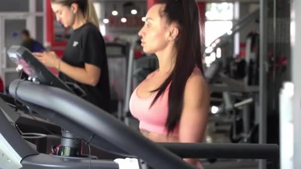 Beautiful Young Woman Slim Athletic Figure Running Treadmill Modern Gym — Stockvideo