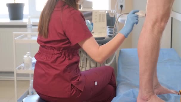 Close Ultrasound Examination Leg Veins Sick Patient Treatment Varicose Veins — Stok video