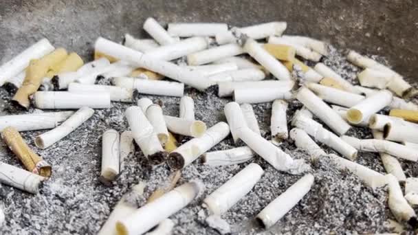 Lugar Lleno Basura Para Colillas Cigarrillos Cenicero Calle Ciudad Lugar — Vídeos de Stock