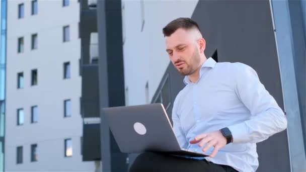 Portrait Stylish Hispanic Businessman Working Laptop Business Center Engaged Data — Stockvideo