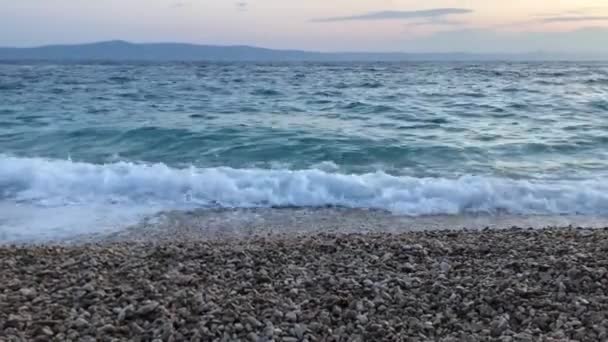 Beautiful Sea Waves Crash Shore Sea Swell Blue Water — Vídeo de Stock