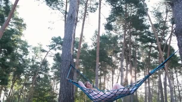 Girl Rests Hammock Day Camp Forest Seasonal Rest Time Spent — Stok Video