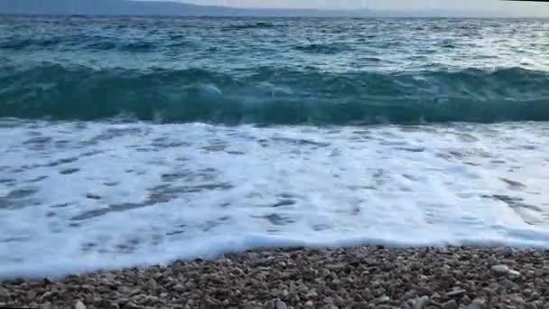 Landscape View Sea Beach Summer Day Stormy Waves Beautiful Blue — Vídeo de stock