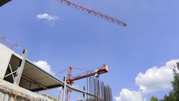 Construction Crane Background Blue Sky Construction Concept — стоковое видео