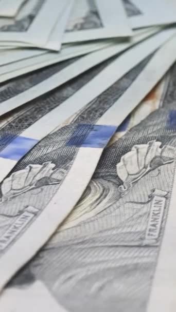 Makró Videó 100 Dolláros Bankjegyekről Asztalon Dollárszámlák Körbe Körbe Forognak — Stock videók