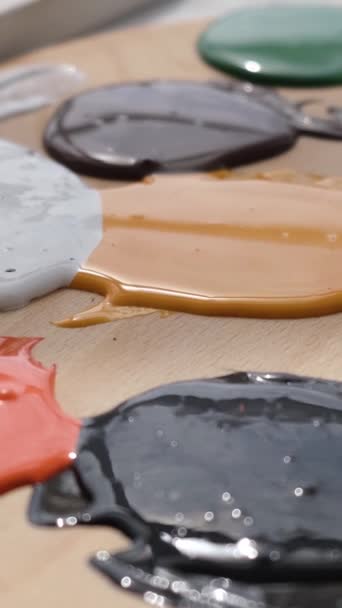 Paleta Madeira Com Tintas Óleo Coloridas Paleta Cores Perto Tons — Vídeo de Stock