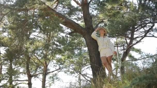 Belle Jeune Fille Plein Air Profitant Solitude Nature Avec Nature — Video