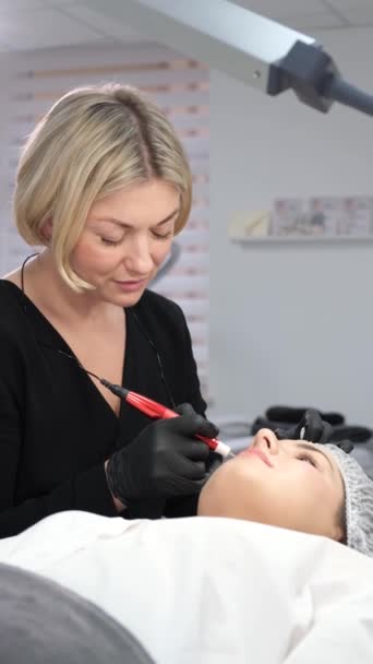 Beautiful Young Brunette Procedure Permanent Lip Makeup Beauty Salon Modern — Video Stock