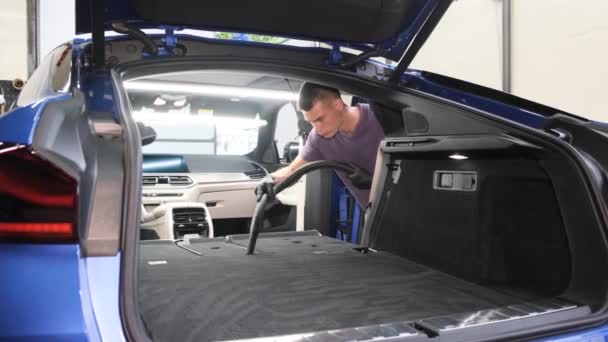 자세한 드라이 클리닝 자동차의 먼지에서 자동차의 비디오 — 비디오