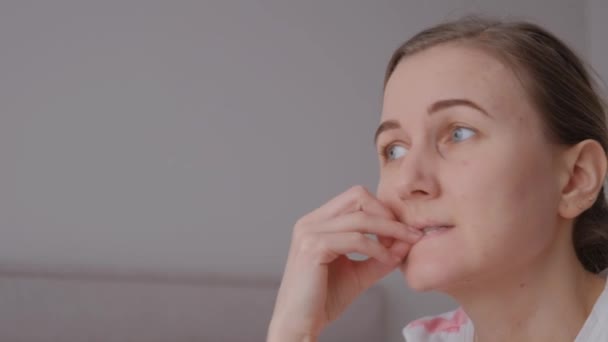 Das Porträt Zeigte Eine Traurige Junge Frau Negative Menschliche Emotionen — Stockvideo