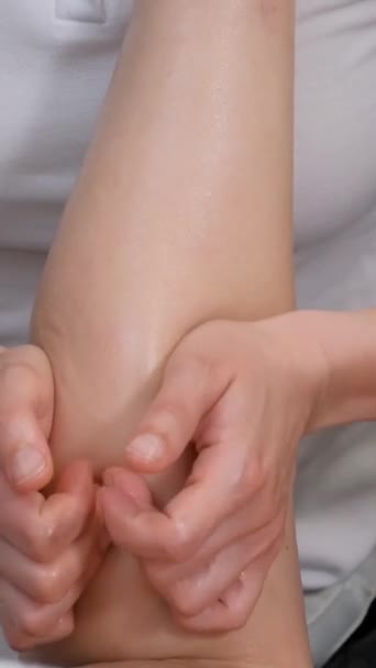 Gros Plan Sur Massage Cellulite Pour Les Jeunes Femmes Dans — Video
