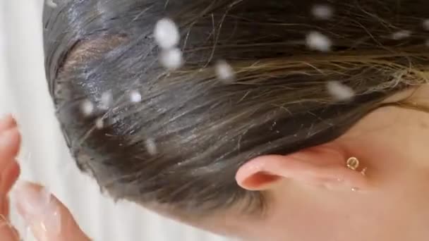 Close Woman Taking Shower Bathroom Care Beautiful Long Hair Vertical — Stock Video