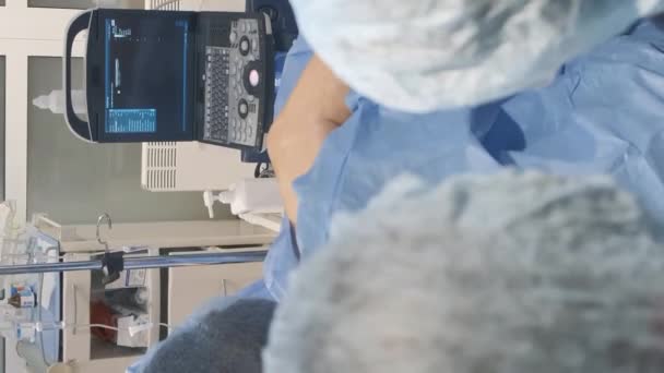 Studenten Van Medische Universiteit Bezochten Een Operatie Observatie Praktijk Het — Stockvideo