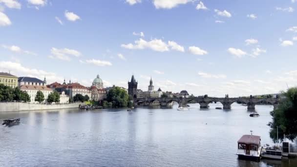 Charles Köprüsü Eski Şehir Kulesi Prag Daki Vltava Nehri Dünya — Stok video