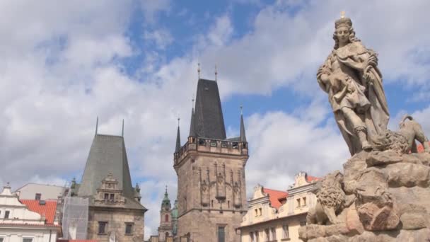 Posągi Chrześcijańskie Moście Karola Pradze Historyczna Część Miasta — Wideo stockowe