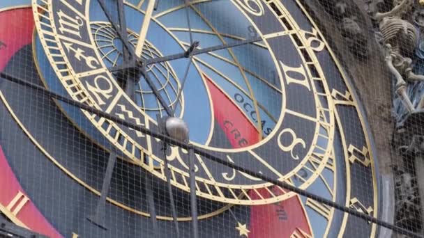 布拉格老城广场大厅大楼上的天文钟Orloj 没有人 城市的历史部分 — 图库视频影像