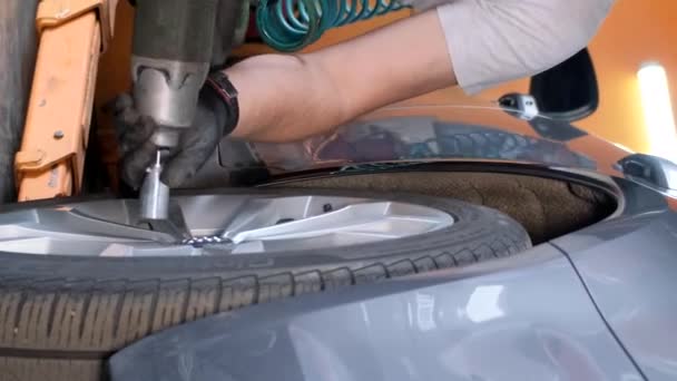 Auto Repairer Installs Dismantles Wheels Workshop Car Repair Maintenance Changing — Stock Video